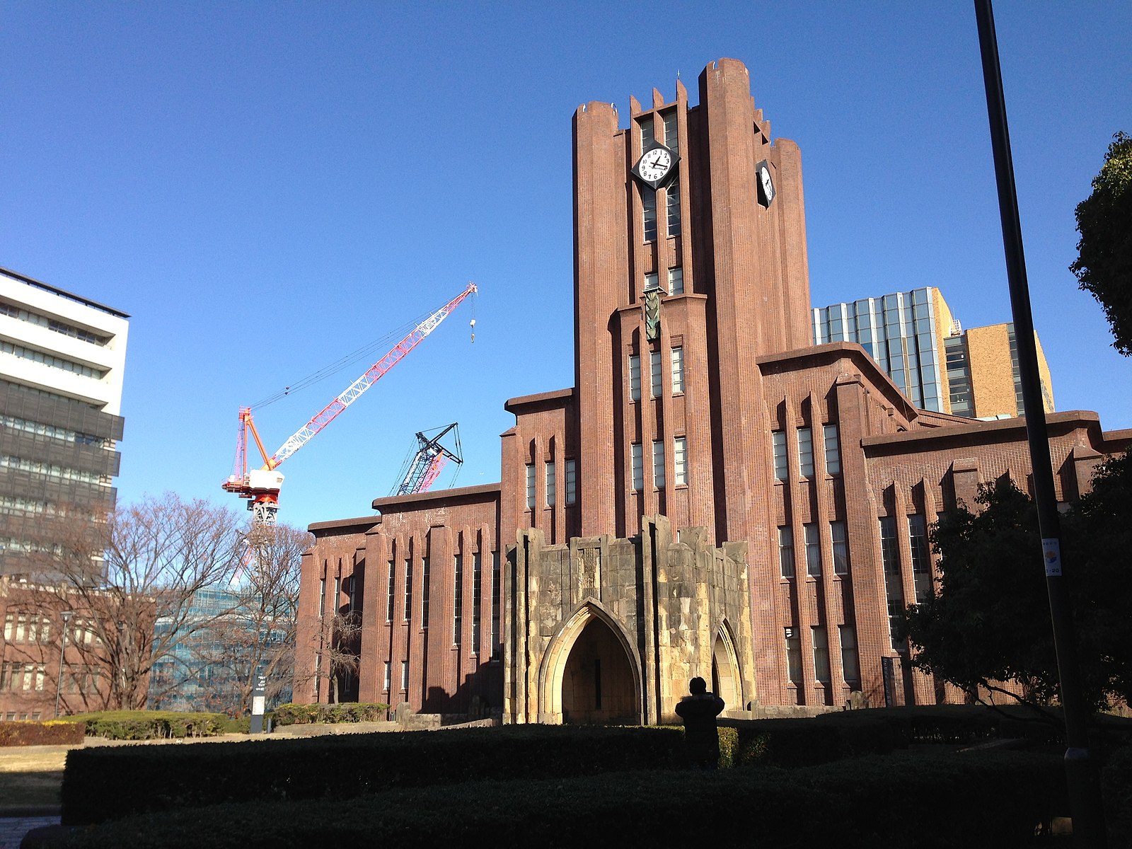 東京大学本郷キャンパス_-_panoramio_(1).jpg